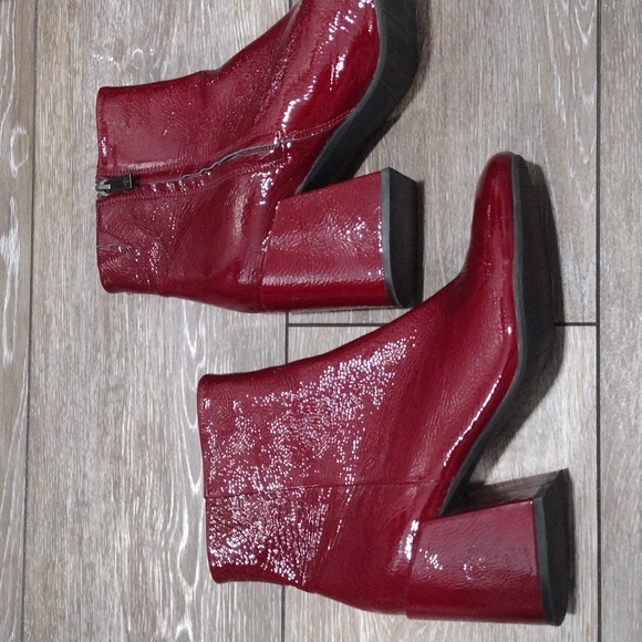 Kenneth Cole New York womens magenta patent leather zip ankle boots. Size 9.5 - Picture 11 of 13